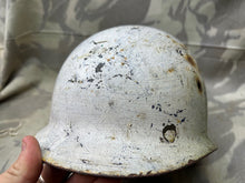 Lade das Bild in den Galerie-Viewer, Genuine West German Army Paratrooper Helmet
