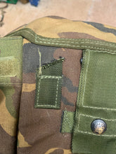 Charger l&#39;image dans la galerie, Surplus British Army DPM Haversack Shoulder Bag-Missing Straps
