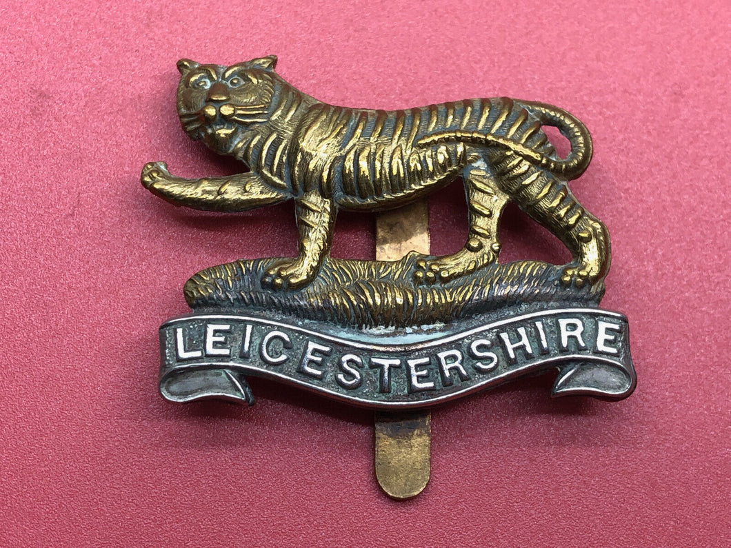 Original WW2 British Army Leicestershire Regiment Cap Badge