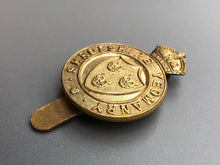 Lade das Bild in den Galerie-Viewer, Original WW2 British Army Shropshire Yeomanry Cap Badge
