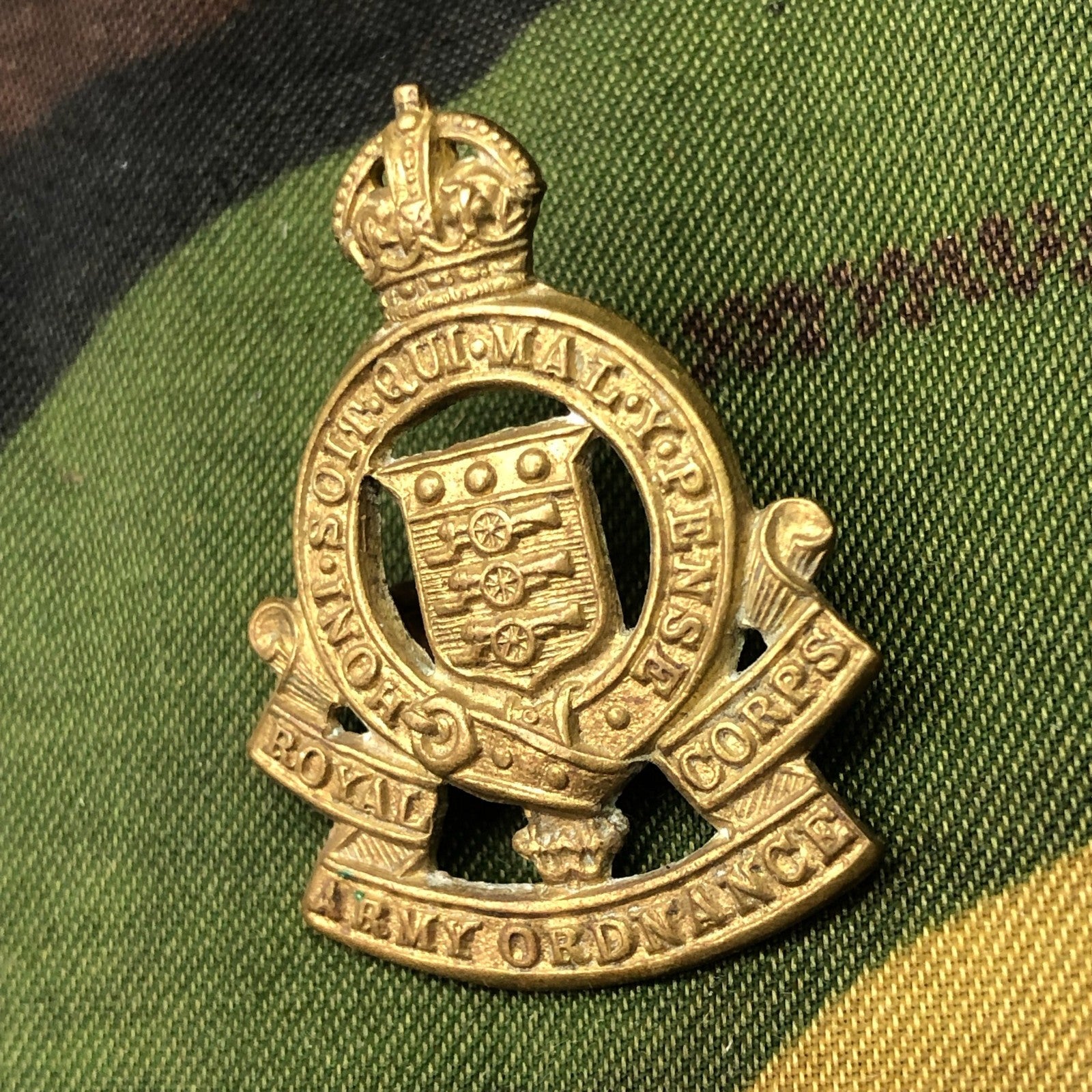 Original British Army WW2 Collar Badge - Royal Army Ordnance Corps RAOC - The Militaria Shop