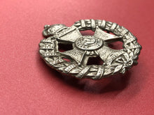 Lade das Bild in den Galerie-Viewer, Original British Army Rifle Brigade (The Prince Consorts Own) Cap Badge Brooched
