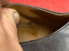 Load image into Gallery viewer, British Army Officer&#39;s Issue Black Leather Shoes. Bata Manufactured. Dated 1975.
