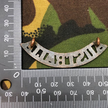 Load image into Gallery viewer, Genuine Australian Army WW1 Brass Shoulder Title - AUSTRALIA - The Militaria Shop
