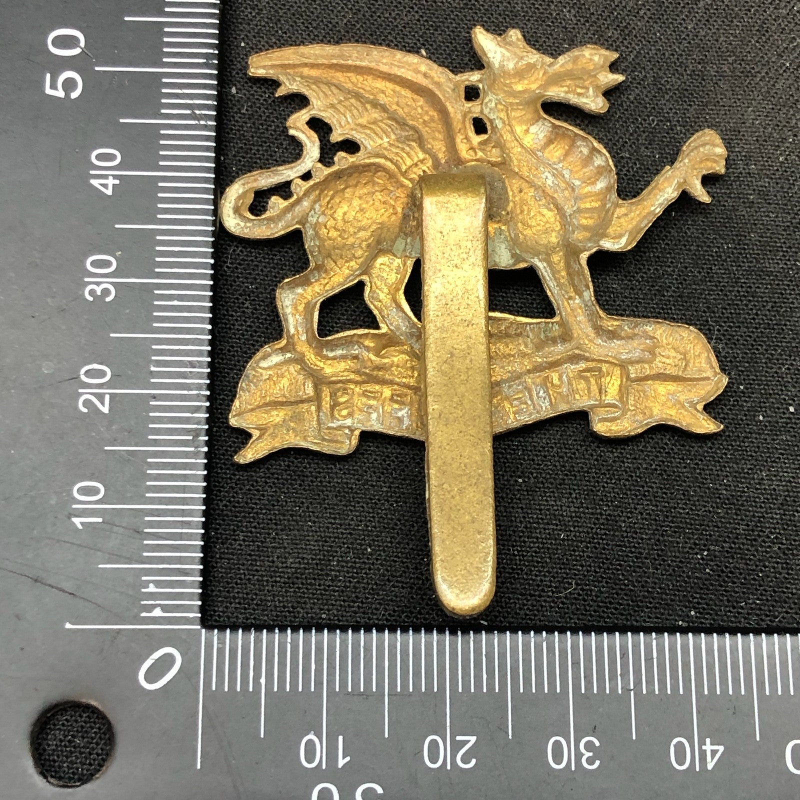 Genuine WW2 British Army Brass Cap Badge - Buffs (Royal East Kent Regiment) - The Militaria Shop