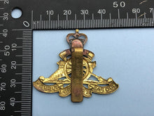 Load image into Gallery viewer, Genuine British Army Royal Artillery Cap Badge - Queen&#39;s Crown
