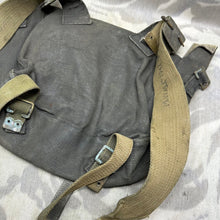 Lade das Bild in den Galerie-Viewer, Original WW2 British Army / RAF 37 Pattern Webbing Small Pack &amp; L Straps Set
