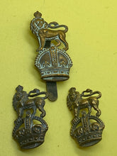 Load image into Gallery viewer, Original British Army WW1 Royal 1st Devon Yeomanry Cap &amp; Collar Badges
