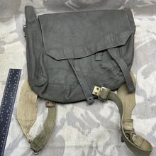 Lade das Bild in den Galerie-Viewer, Original WW2 British Army / RAF 37 Pattern Webbing Small Pack &amp; L Straps Set
