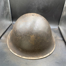 Lade das Bild in den Galerie-Viewer, Original WW2 British/Canadian Army Mk3 &quot;Turtle&quot; Combat Helmet - The Militaria Shop
