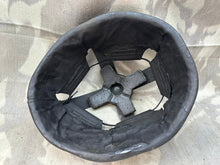 Lade das Bild in den Galerie-Viewer, Original WW2 British Army Helmet Liner - Complete Set - X Pad &amp; Screw Set - 1940
