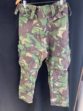 Charger l&#39;image dans la galerie, Genuine British Army DPM Combat Trousers - Size 76/88/104
