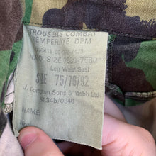 Charger l&#39;image dans la galerie, British Army DPM Camouflaged Temperate Trousers - 75/76/92 - Vintage Clothing
