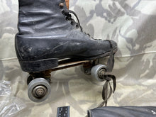 Lade das Bild in den Galerie-Viewer, Genuine Vintage Roller Skates
