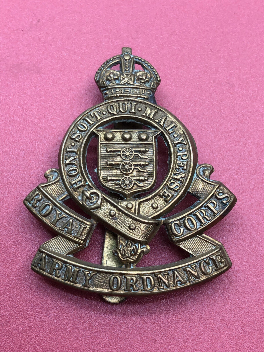 Original WW2 British Army Royal Army Ordnance Corps RAOC Cap Badge