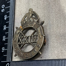 Lade das Bild in den Galerie-Viewer, Original WW2 British Army 24th Lancers Cap Badge
