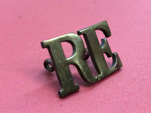 Load image into Gallery viewer, Original WW1 / WW2 British Army Brass Shoulder Title - Royal Engineers RE
