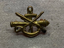 Lade das Bild in den Galerie-Viewer, Original Corps of Commissionaires Brass Collar Badge
