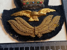 Charger l&#39;image dans la galerie, Original British Royal Air Force RAF Officer&#39;s Bullion Cap Badge
