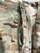 Lade das Bild in den Galerie-Viewer, Genuine British Army MTP Camouflage Combat Trousers - 85/84/100
