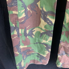 Lade das Bild in den Galerie-Viewer, Genuine British Army DPM Camouflaged Combat Trousers Lightweight - Size 80/72/88
