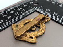 Charger l&#39;image dans la galerie, Genuine British Army Royal Army Medical Corps Cap Badge
