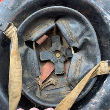 Charger l&#39;image dans la galerie, Original WW2 Mk1* British Army Brodie Combat Helmet &amp; Liner Set with Chinstrap
