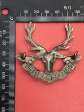 Charger l&#39;image dans la galerie, Original WW1 British Army Seaforth Highlanders Cap Badge
