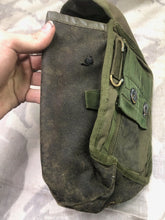 Lade das Bild in den Galerie-Viewer, British Army OD Green Water Bottle Pouch 1980s/1990s era
