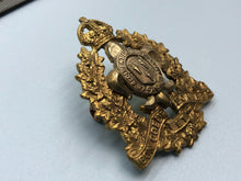 Charger l&#39;image dans la galerie, Genuine WW2 Canadian Army Le Régiment de Maisonneuve Cap Badge
