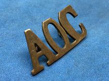 Load image into Gallery viewer, Original WW1 British Army Ordinance Corps Brass Shoulder Title
