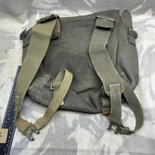 Lade das Bild in den Galerie-Viewer, Original WW2 British Army / RAF 37 Pattern Webbing Small Pack &amp; L Straps Set
