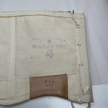 Lade das Bild in den Galerie-Viewer, Original British Army / Royal Navy White 37 Pattern Spats / Gaiters- Well Marked
