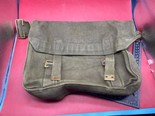 Charger l&#39;image dans la galerie, Original WW1 British Army 1908 Pattern Side Bag in Excellent Condition
