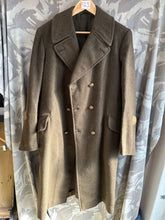 Charger l&#39;image dans la galerie, Original WW2 Canadian Army Officers Warrant Officer WO2 Greatcoat - 38&quot; Chest
