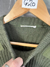 Charger l&#39;image dans la galerie, Genuine British Army Man&#39;s Heavy Jersey Olive Drab Pull Over - Size 33&quot; Chest
