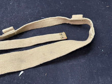 Charger l&#39;image dans la galerie, Original British Army WW2 37 Pattern Telephone Shoulder Strap Webbing - 48&quot; Long
