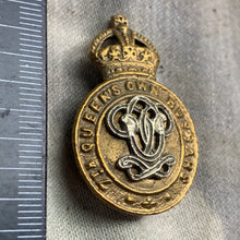 Load image into Gallery viewer, Original WW2 7th Queen&#39;s Own Hussars British Army Cap Badge - Rare Sand Cast
