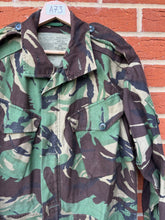 Load image into Gallery viewer, Genuine British Army DPM Camouflaged Combat Smock Jacket - Size 170/96
