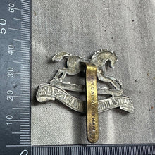 Lade das Bild in den Galerie-Viewer, Original WW2 British Army Cap Badge - 3rd The King&#39;s Own Hussars
