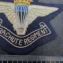 Charger l&#39;image dans la galerie, British Army Bullion Embroidered Blazer Badge - Airborne Parachute Regiment
