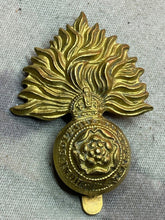 Load image into Gallery viewer, Original WW1 / WW2 British Army Royal Fusiliers City of London Cap Badge
