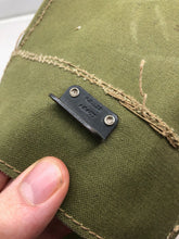 Charger l&#39;image dans la galerie, Original WW2 British Army Assault Lightwieght Gas Mask Bag
