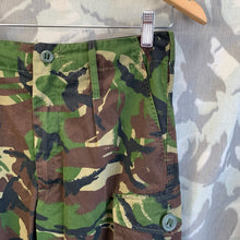 Lade das Bild in den Galerie-Viewer, Geuine British Army DPM Camouflaged Combat Trousers - 75/80/96
