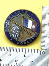 Load image into Gallery viewer, Original British Entente Cordiale Commemorative Victory Badge with Flags
