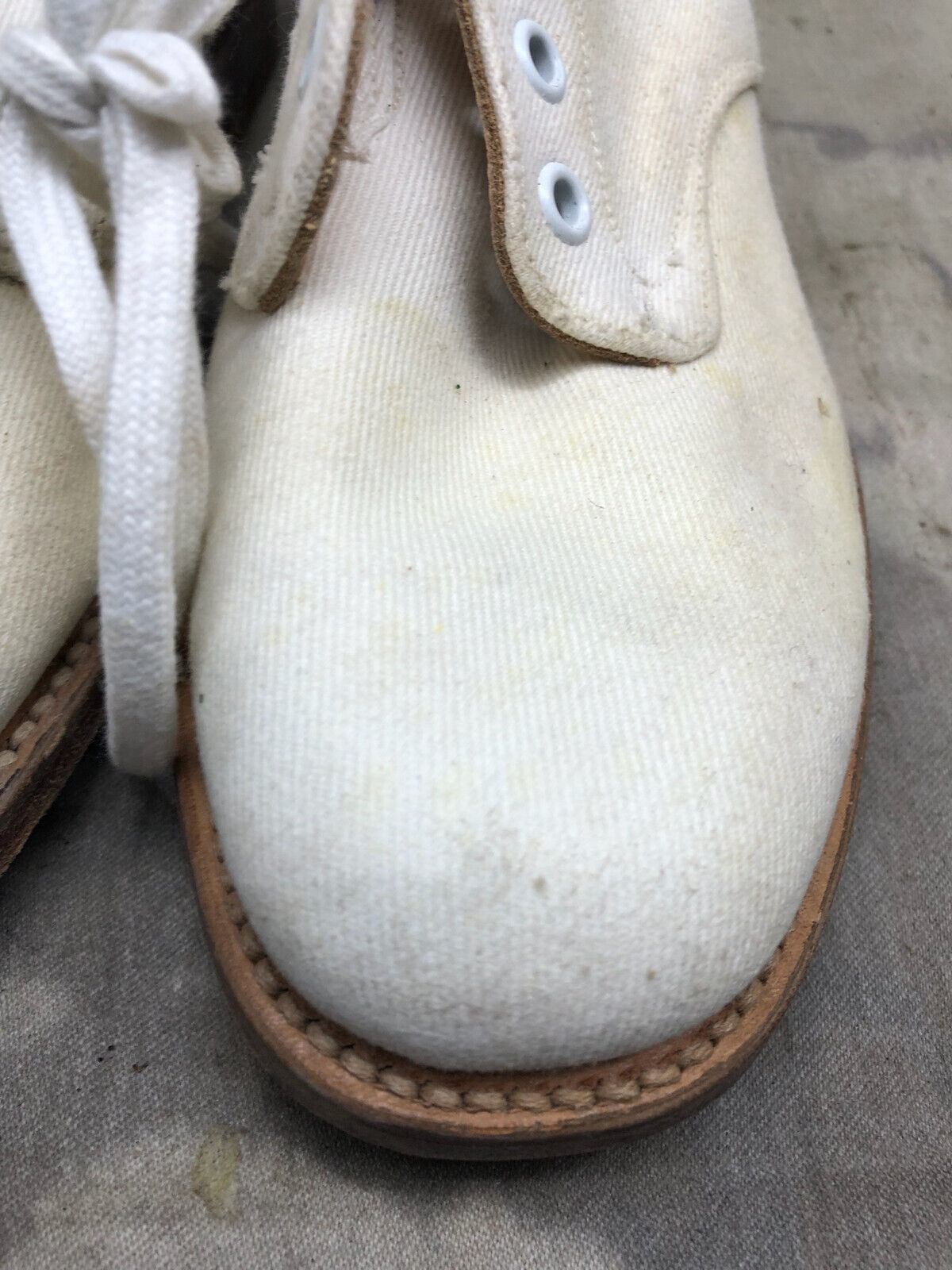Genuine British Army Women's White Summer Shoes - WW2 Pattern - Size UK 3 M - The Militaria Shop