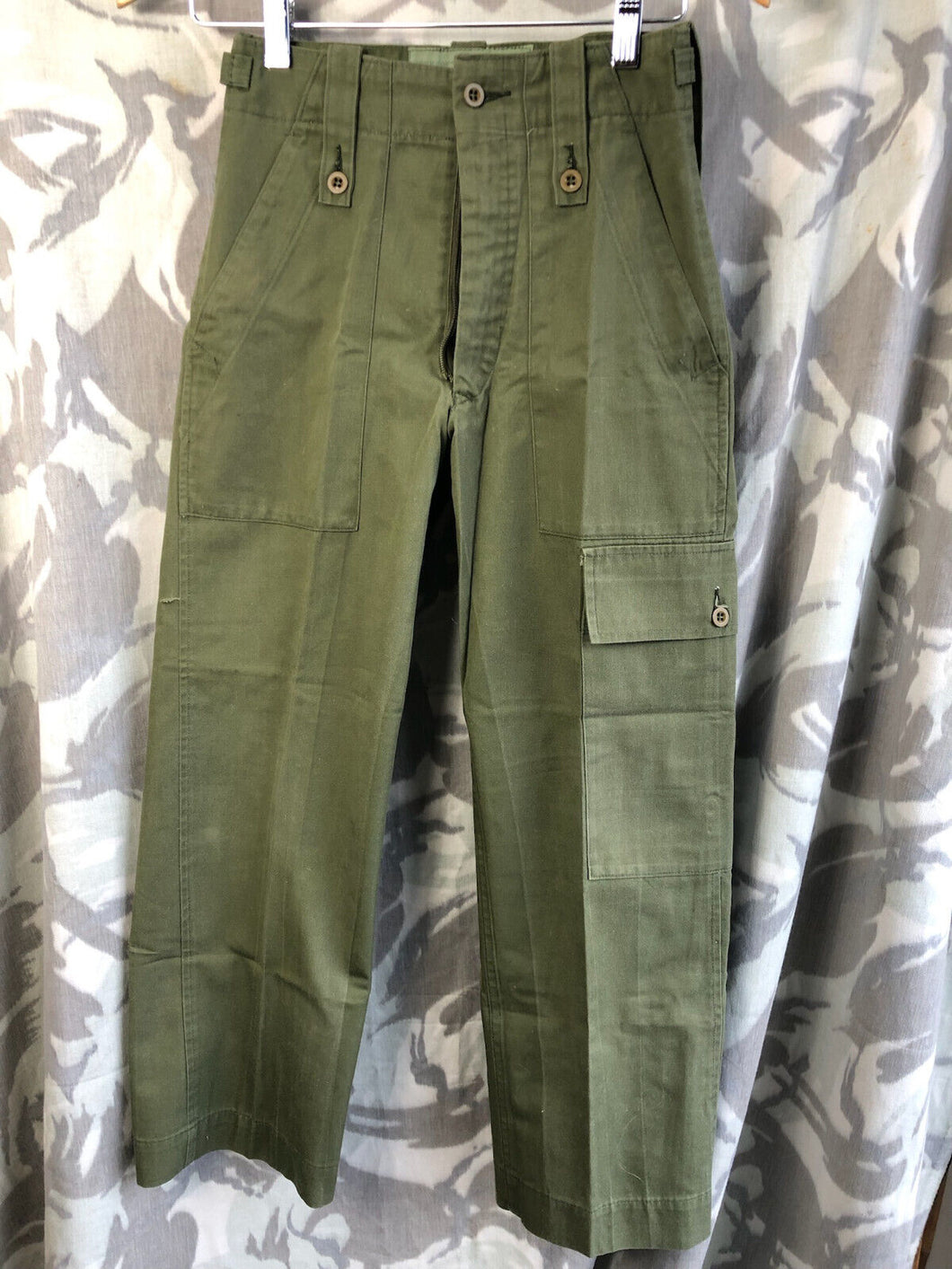 Genuine British Army OD Green Fatigue Combat Trousers - Size 01 - 26