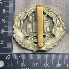 Lade das Bild in den Galerie-Viewer, Original WW2 British Army Northamptonshire Regiment Cap Badge
