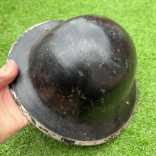 Lade das Bild in den Galerie-Viewer, WW2 British Army / Civil Defence Mk2 Brodie Helmet - Original Untouched
