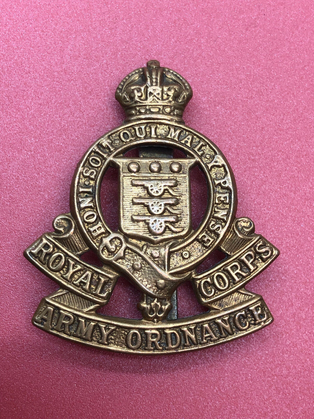 Original WW2 British Army Kings Crown Cap Badge  RAOC Royal Army Ordinance Corps